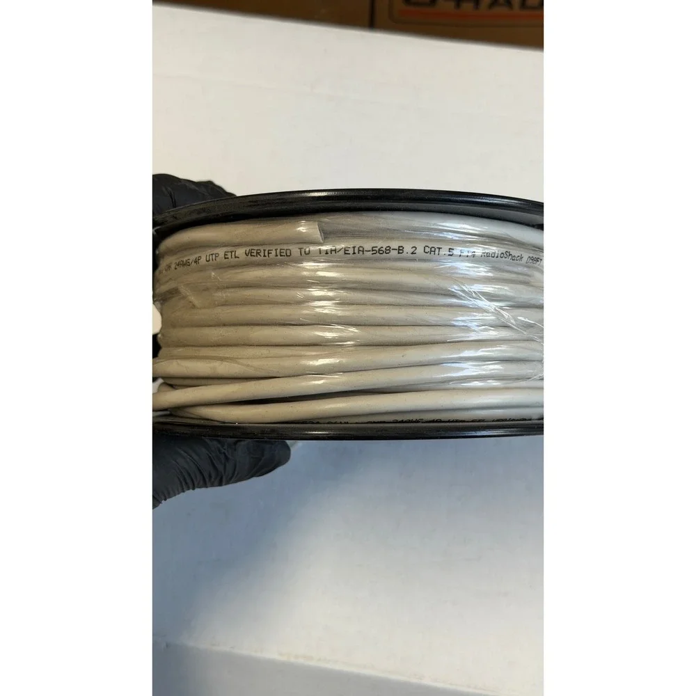 RadioShack 100ft Cat5 Network Cable 24AWG Solid Copper‎ CMR In-Wall 278-0830